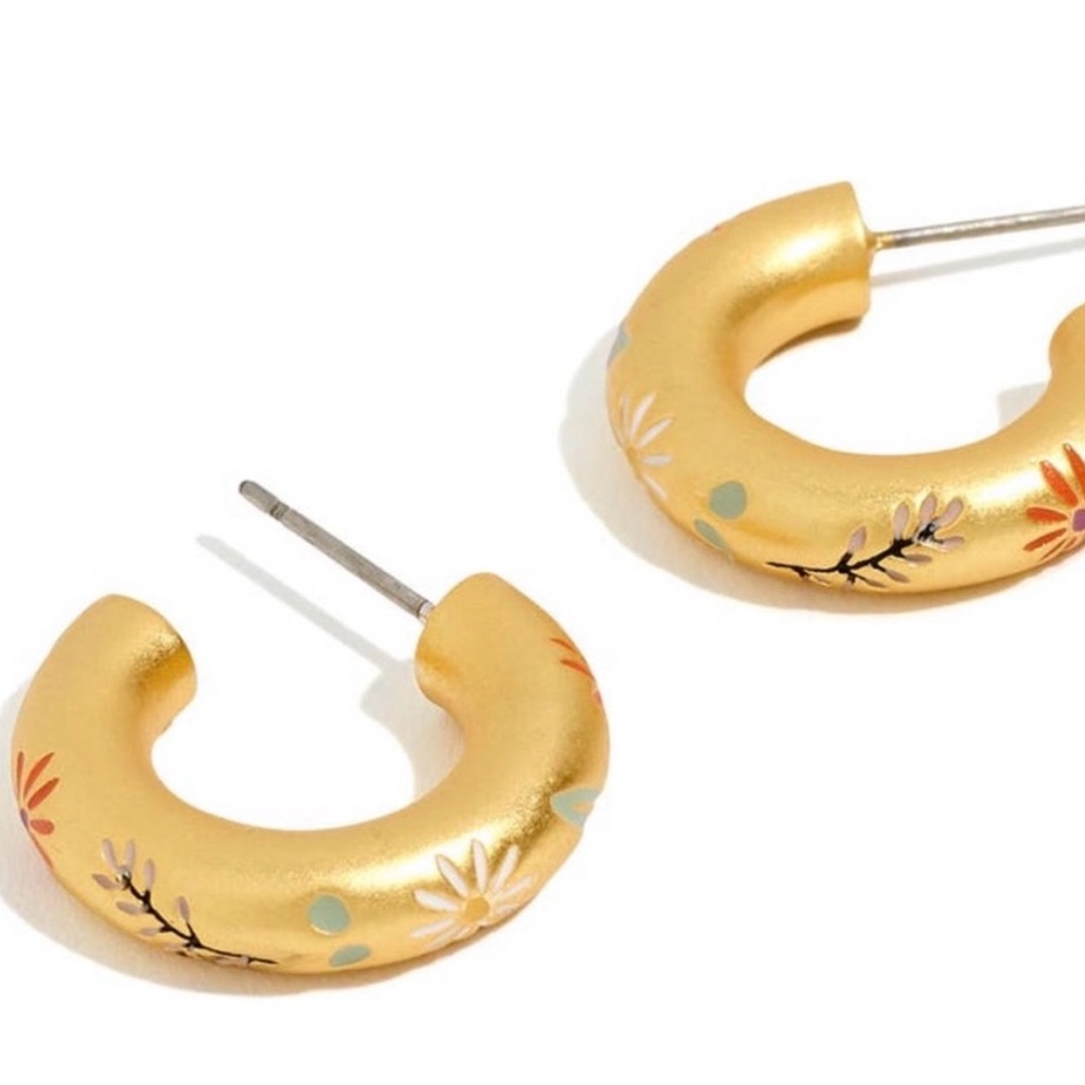 Madewell Flower Bouquet Chunky Huggie
Hoop Earrings